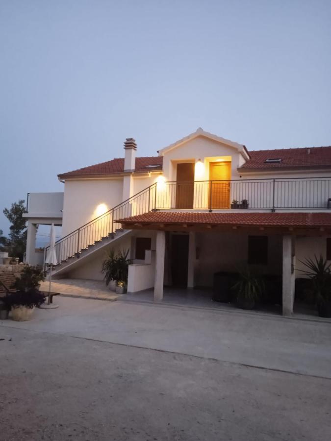 Apartmani Nila Sveta Nedelja  Dış mekan fotoğraf