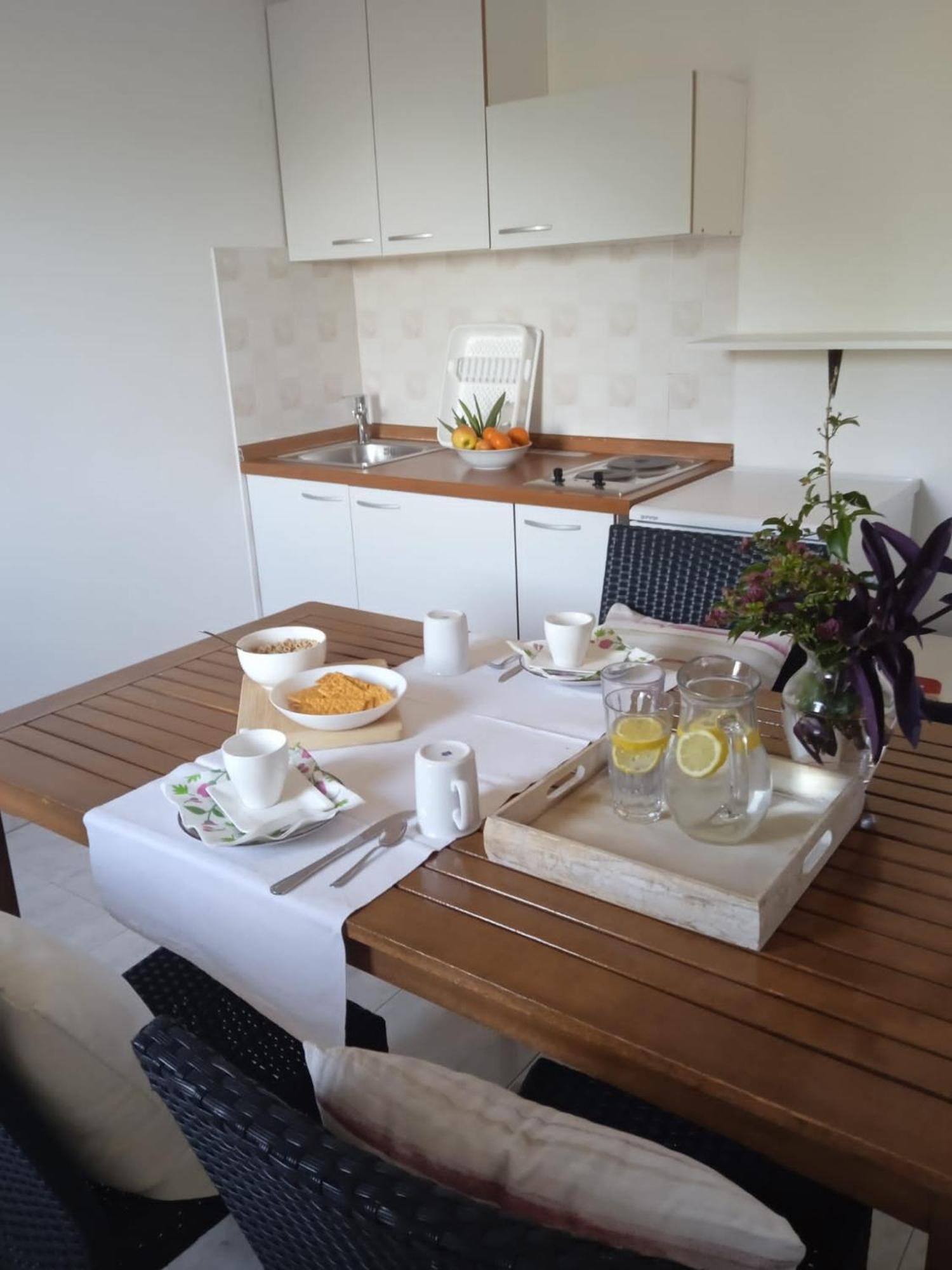 Apartmani Nila Sveta Nedelja  Oda fotoğraf